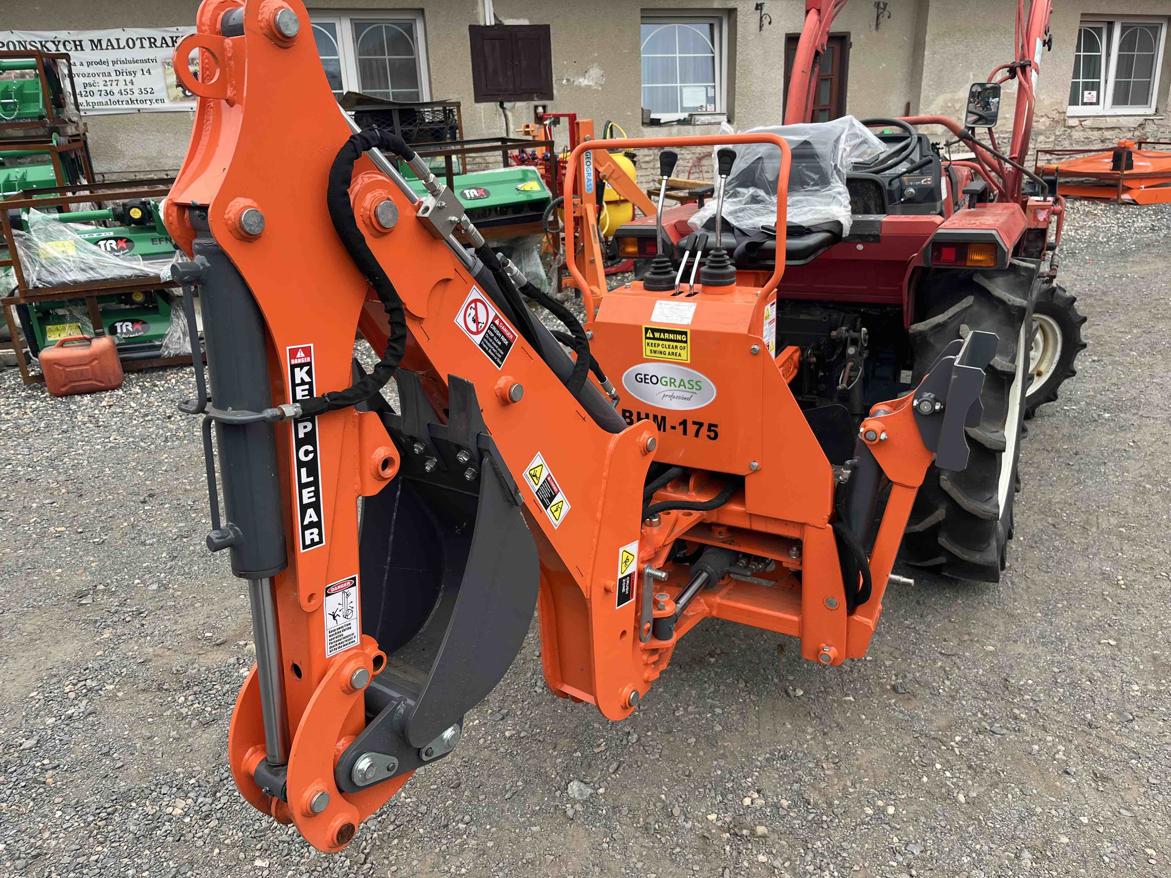 Mitsubishi MT 26 D , 4x4 s originálním čelním nakladačem ( č.k. 53678) + nový podkop BHM 175 